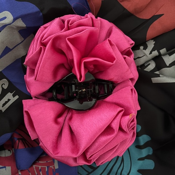 Handma pink satin ruffle flow bow hair clip  Sz XL - Picture 7 of 8